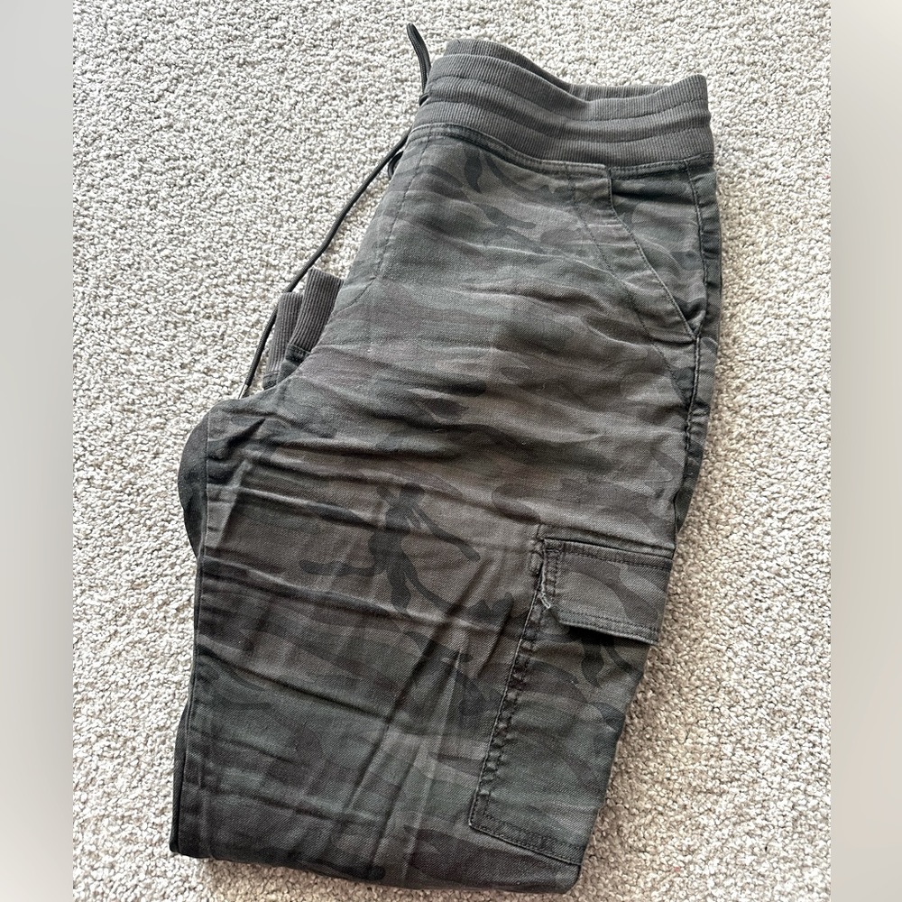 Women’s Level 99 camo cargo pant